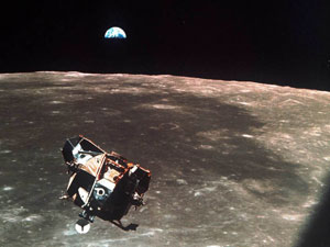 landing vehicle earth rising on moon